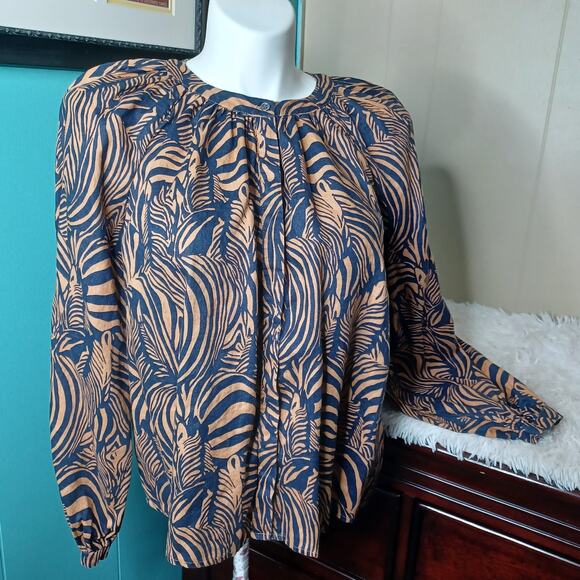 Banana Republic Women's Zebra Boxy Button Down Balloon Sleeve Top - Small - Picture 3 of 8